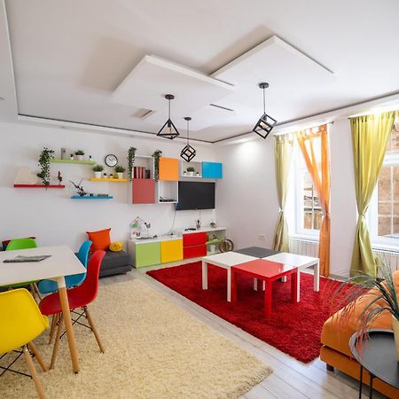 Old Town Colorful Two-Bedroom Apartment سراييفو المظهر الخارجي الصورة