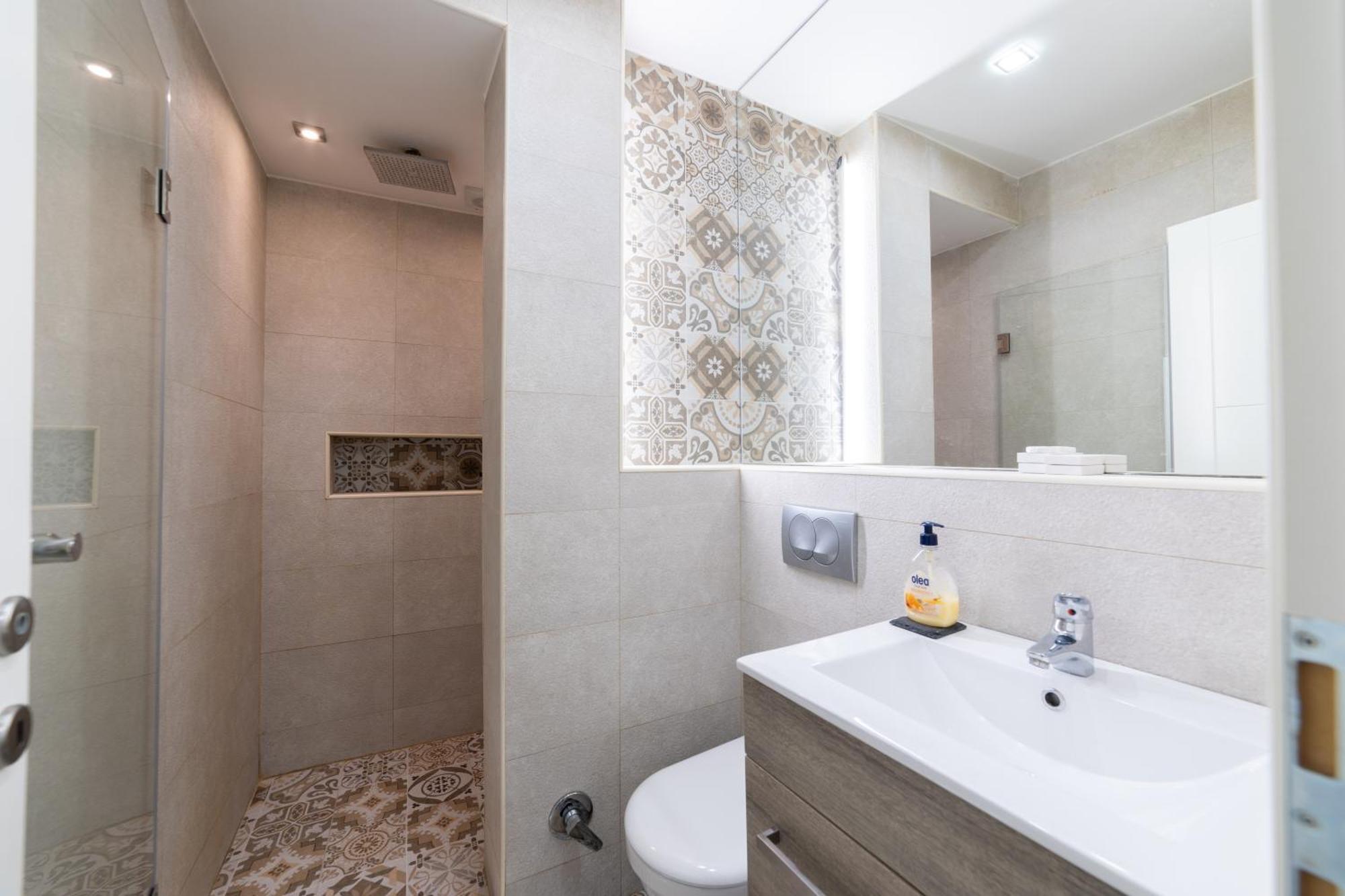 Old Town Colorful Two-Bedroom Apartment سراييفو المظهر الخارجي الصورة